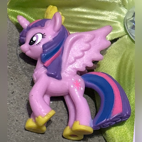 4 ponies Pink, Purple, Yellow and Orange Pony Figure Set - Kids Toys - Picture 4 of 16